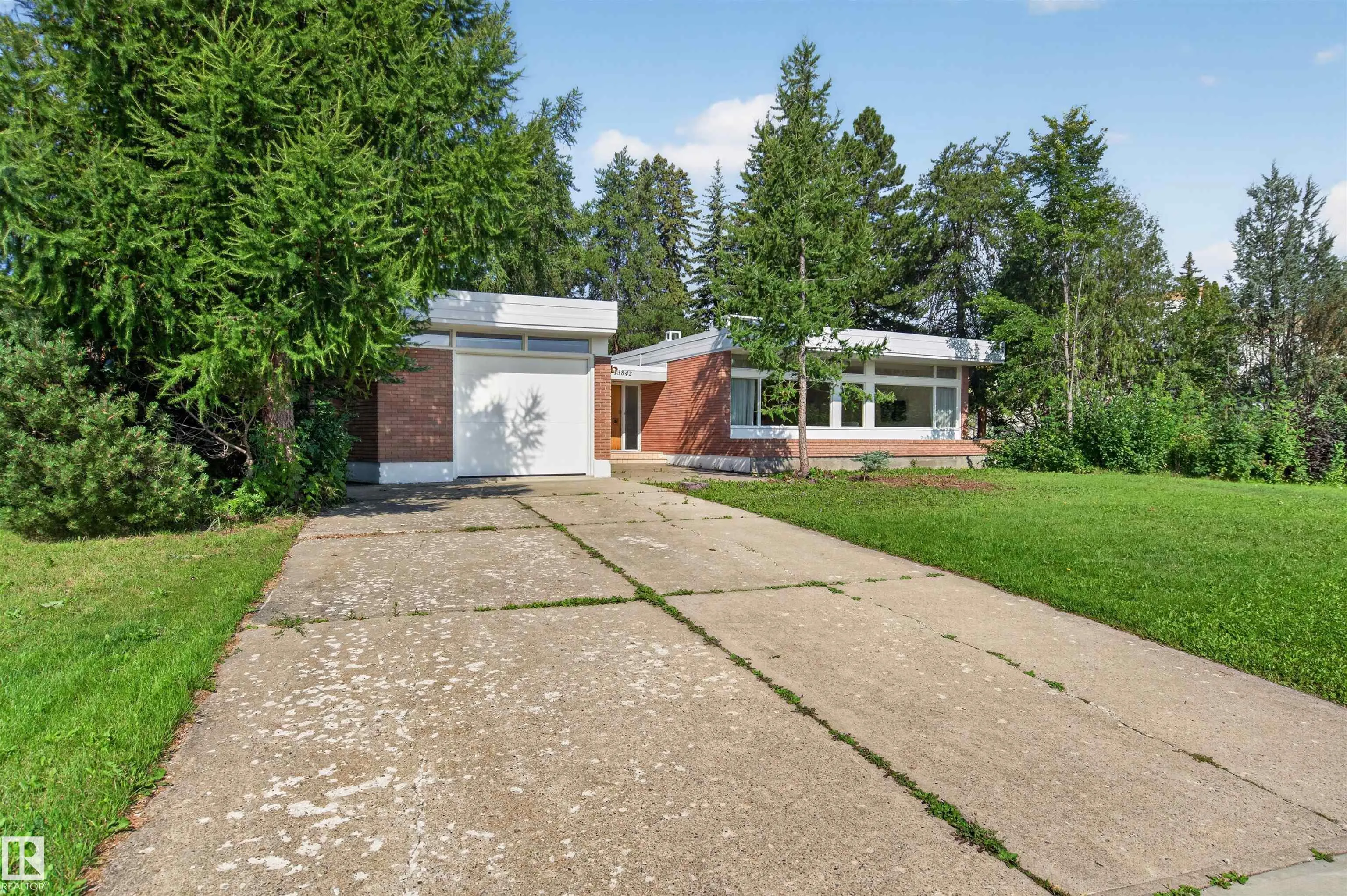 13842 RAVINE Drive