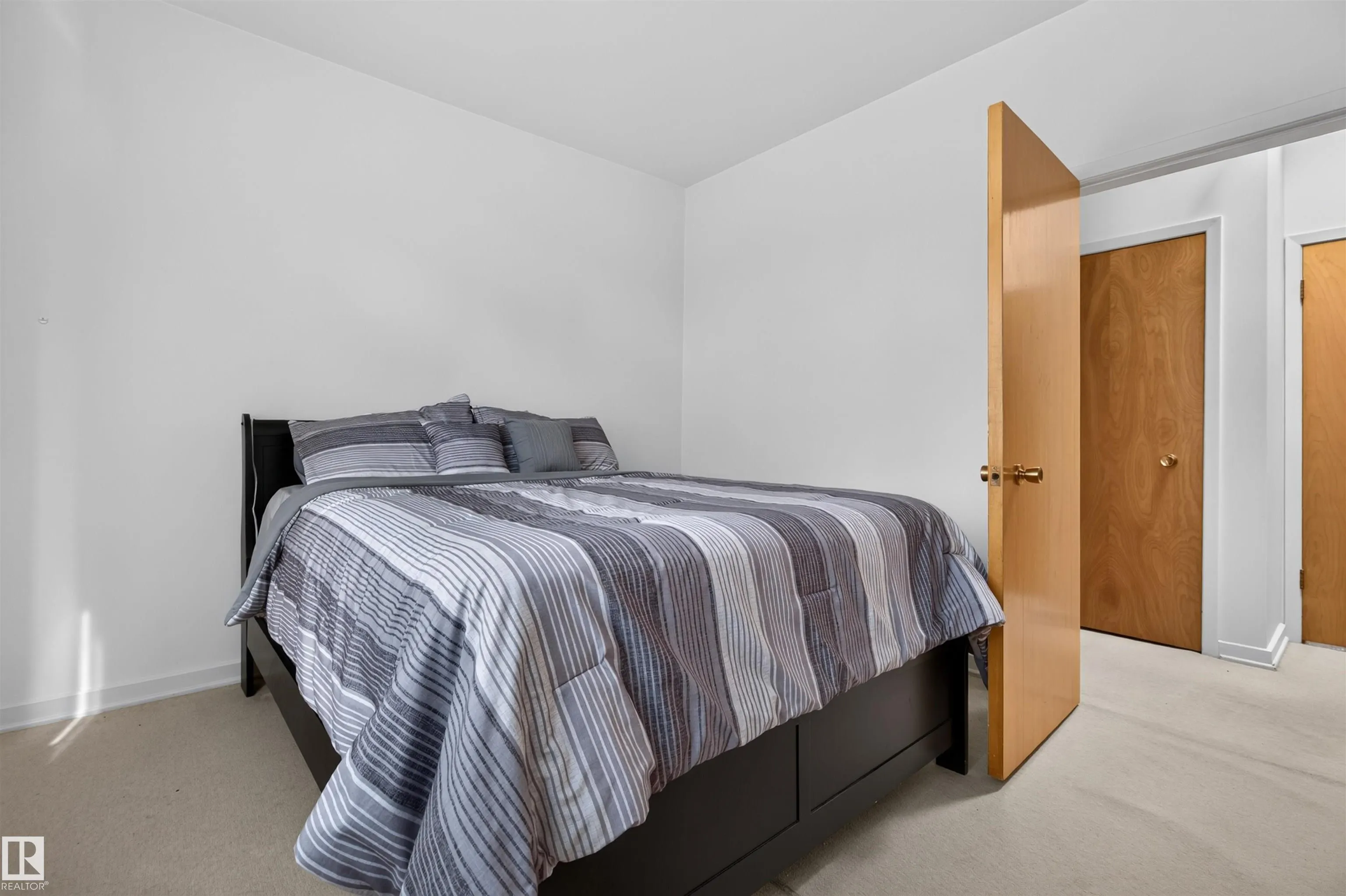 13842 RAVINE Drive
