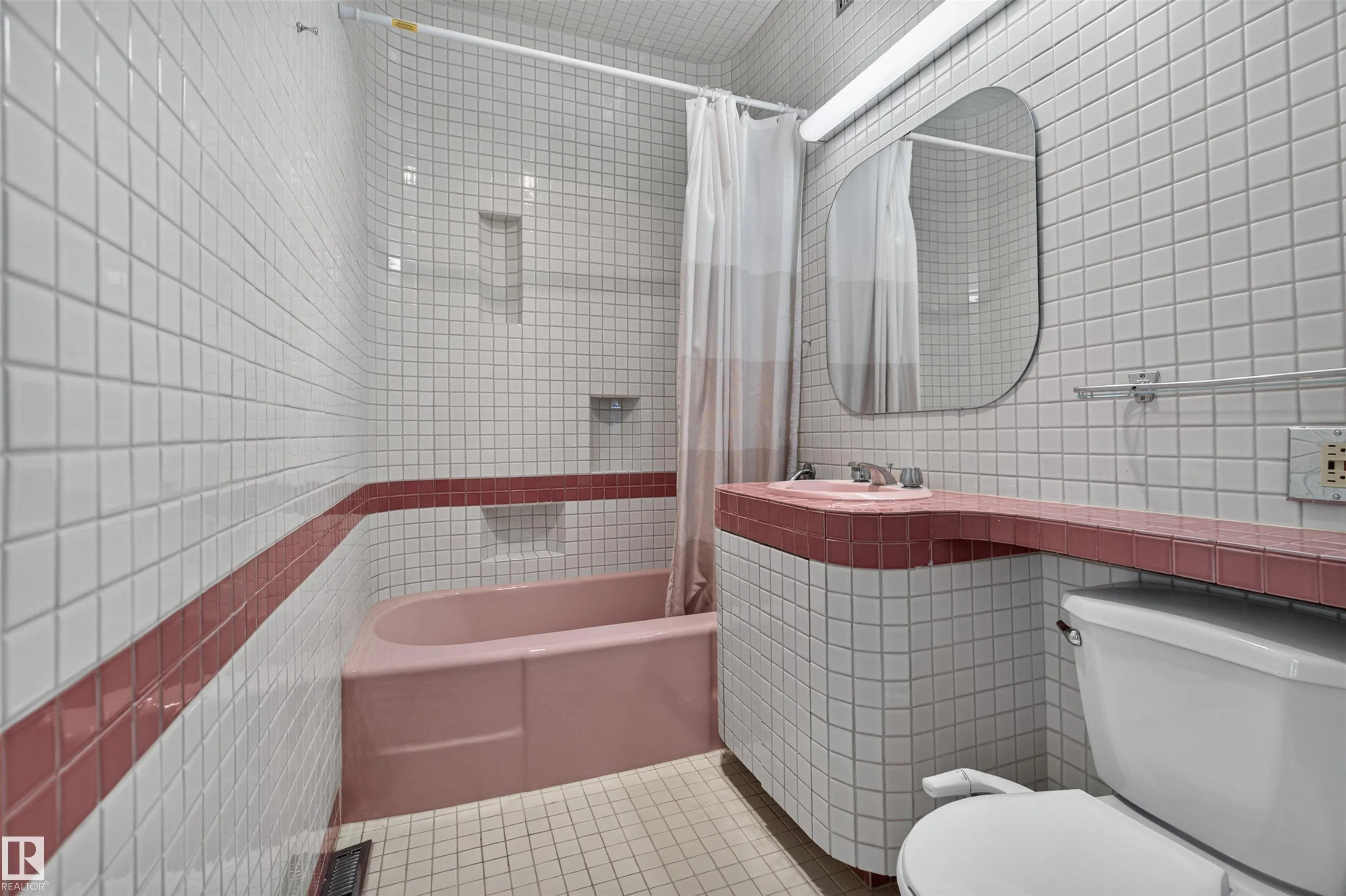 13842 RAVINE Drive