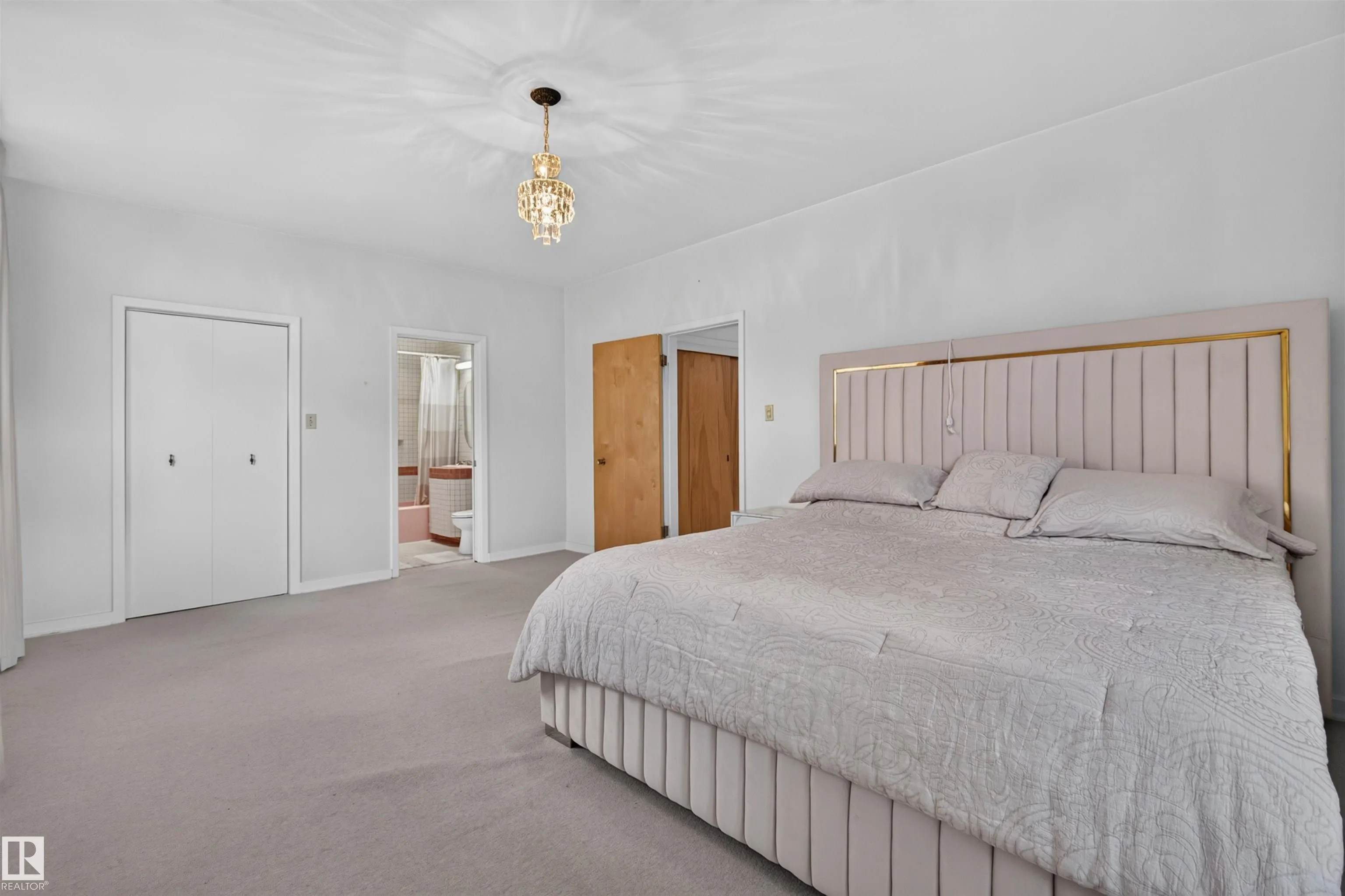 13842 RAVINE Drive