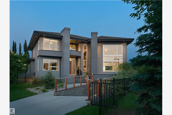 703 DALHOUSIE Way