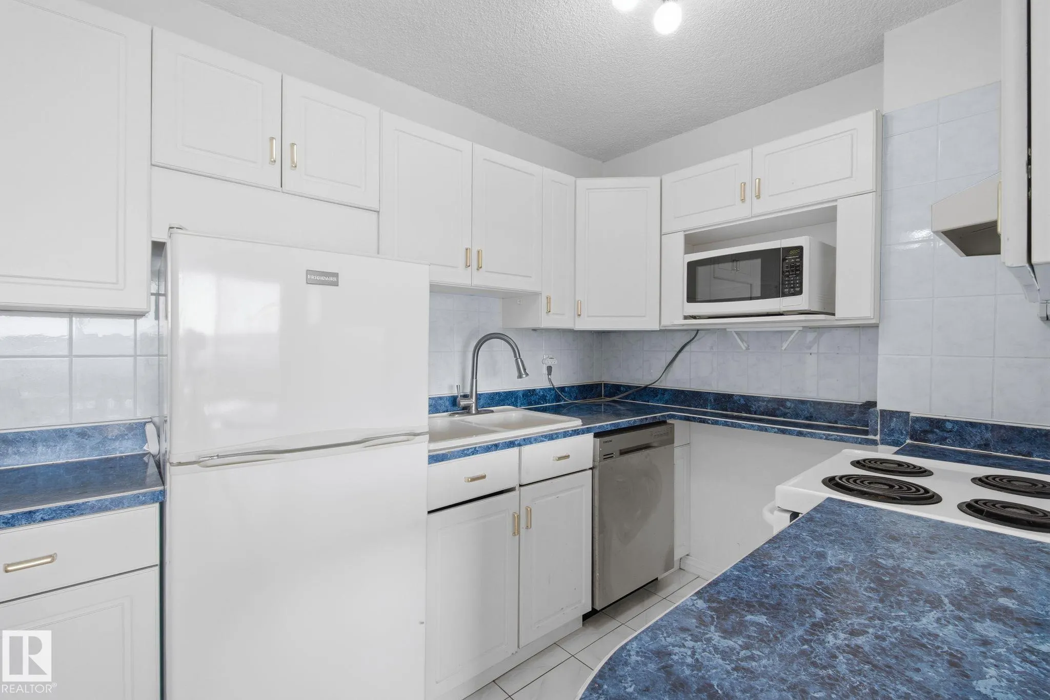 13910 STONY PLAIN Road