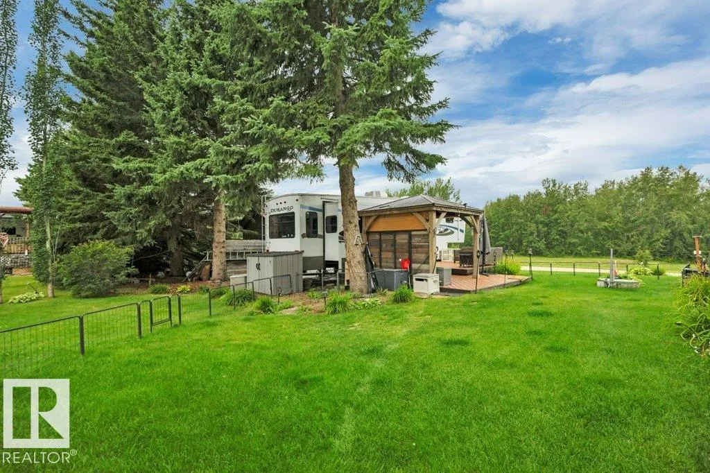 275060 Twp 463