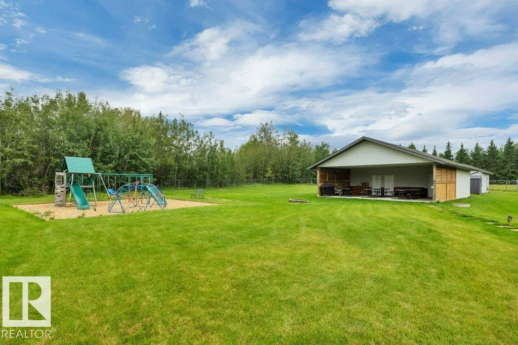 275060 Twp 463