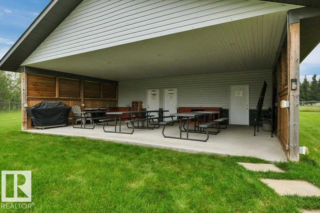 275060 Twp 463