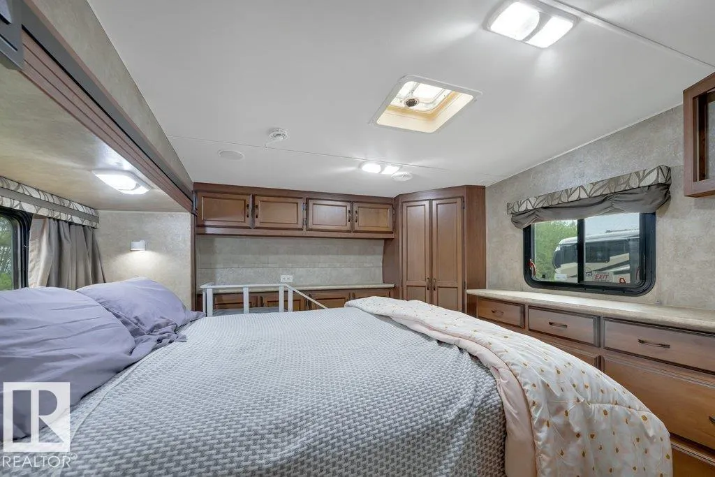 275060 Twp 463