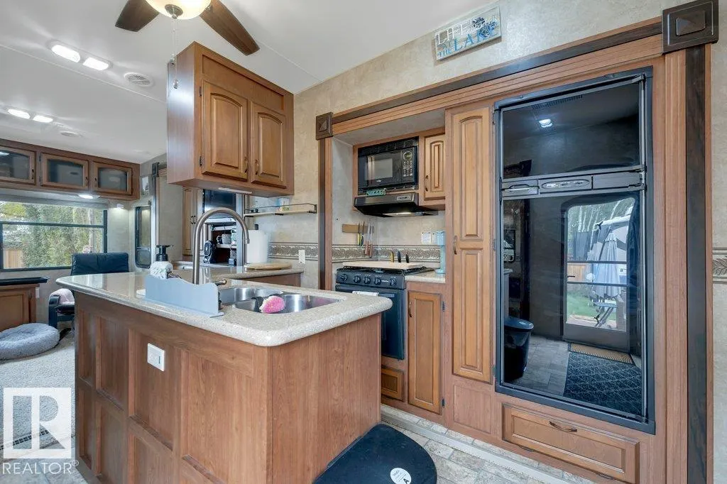 275060 Twp 463