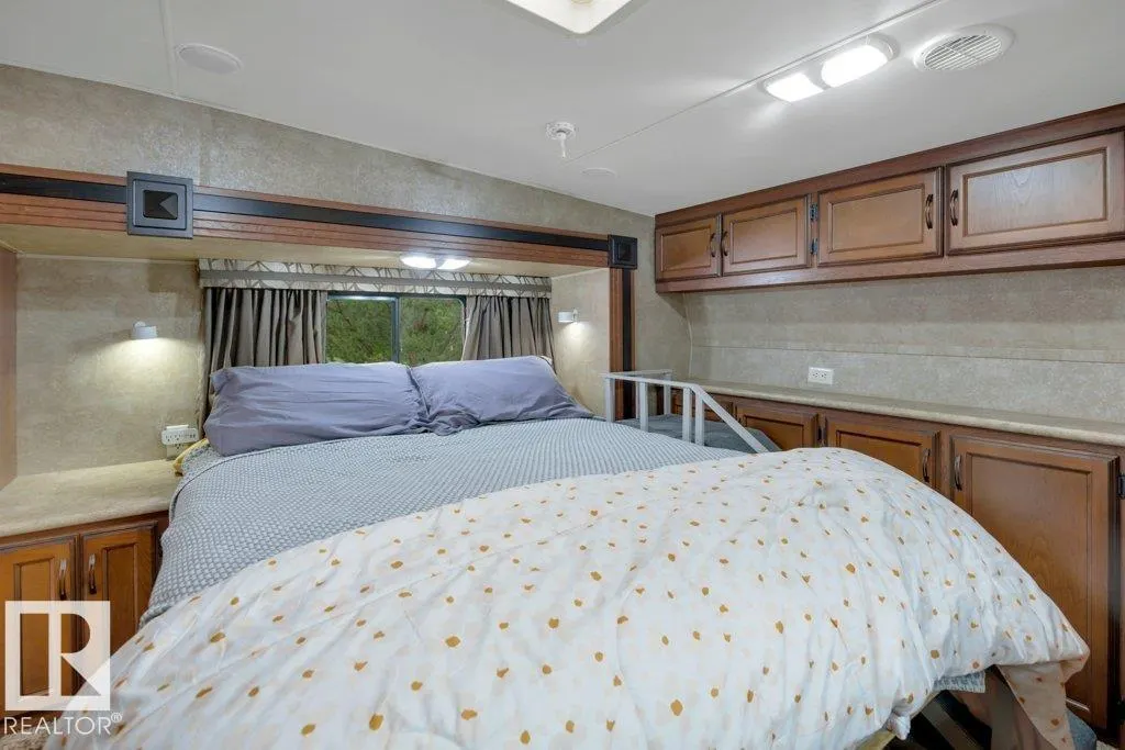 275060 Twp 463