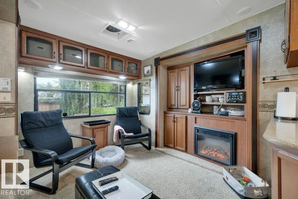 275060 Twp 463