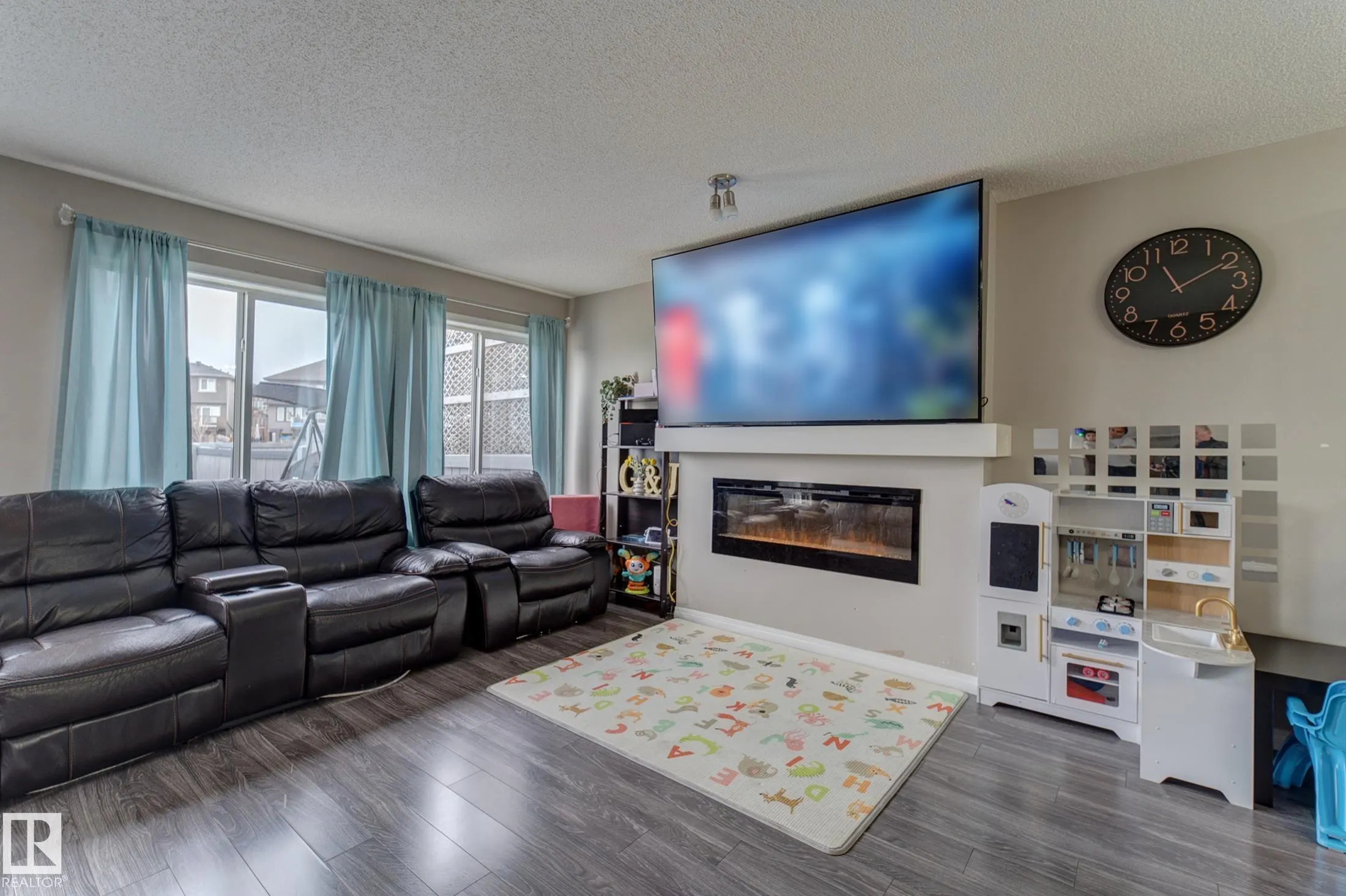 6706 24 Avenue