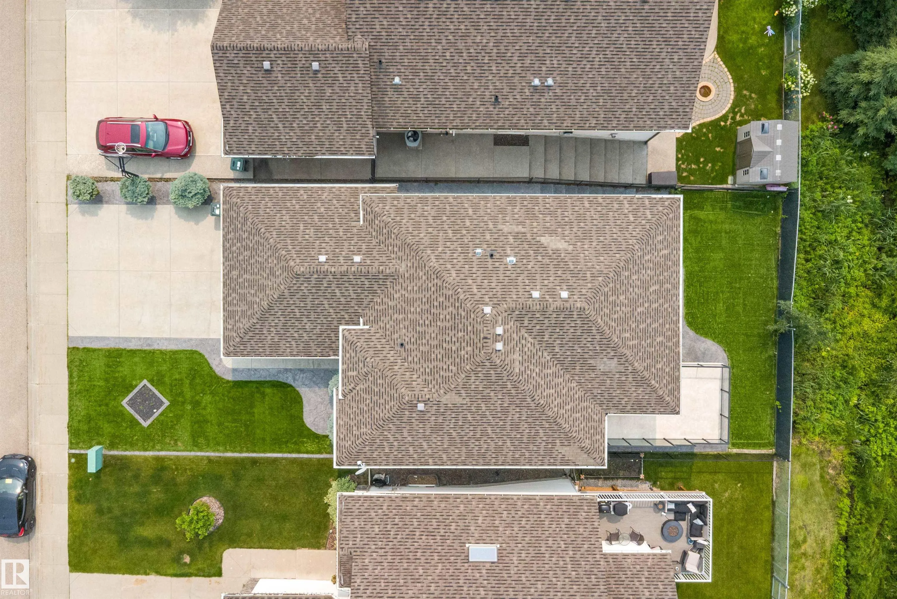 4044 CROWSNEST Crescent