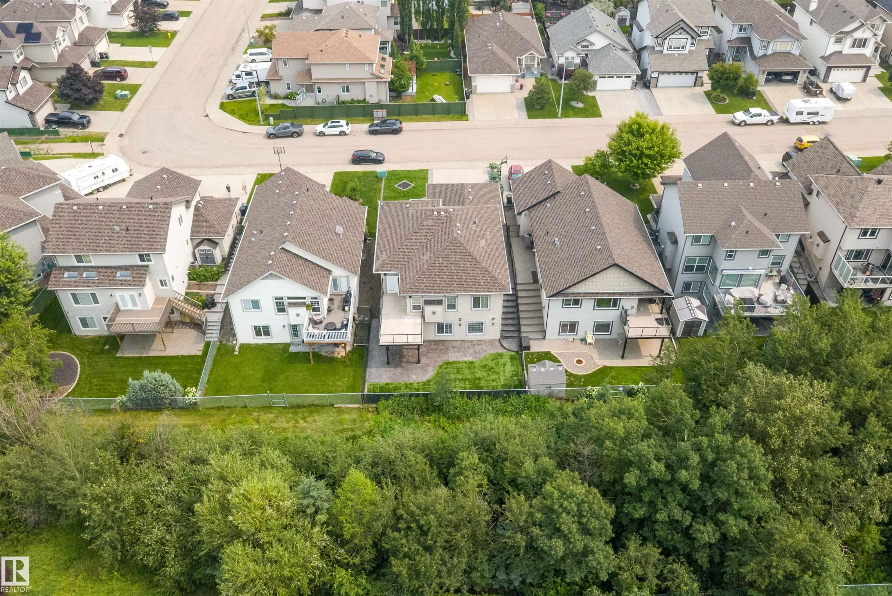 4044 CROWSNEST Crescent