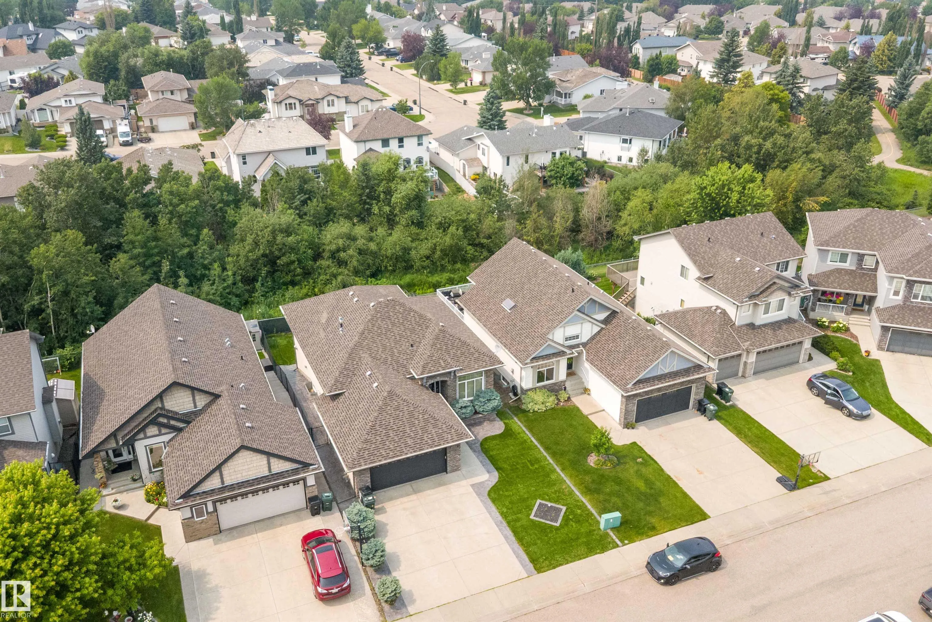 4044 CROWSNEST Crescent