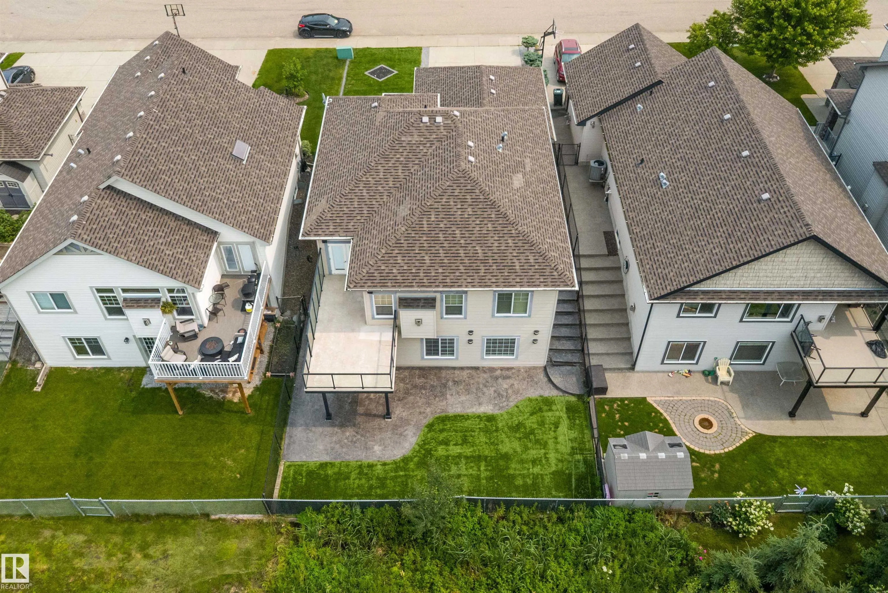 4044 CROWSNEST Crescent