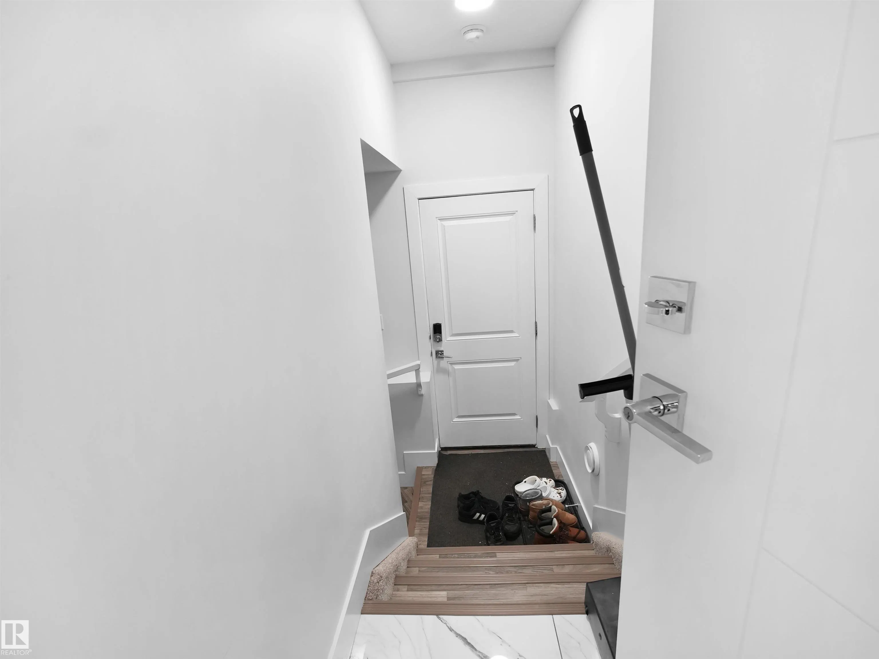 1208 25 Street