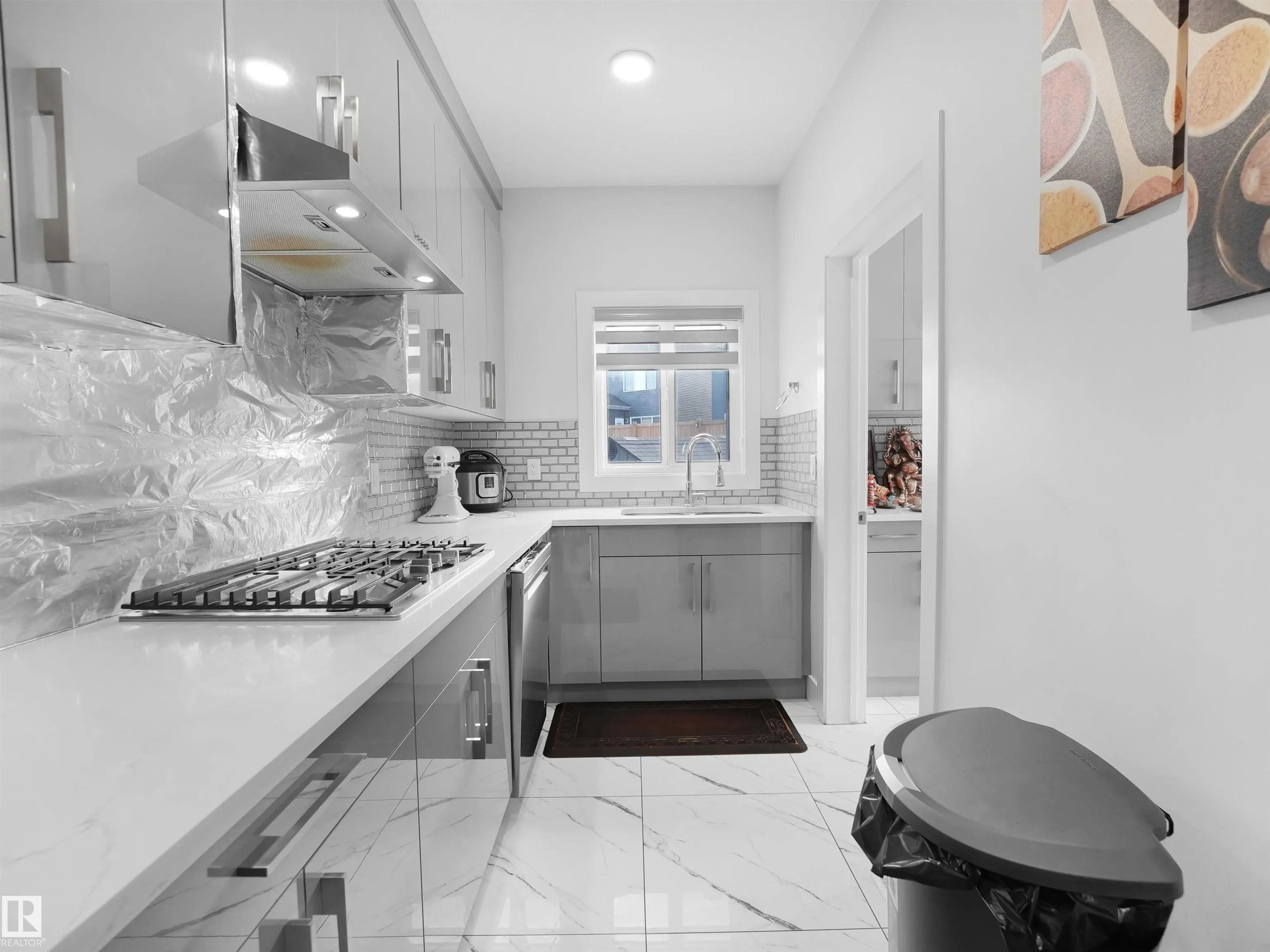 1208 25 Street