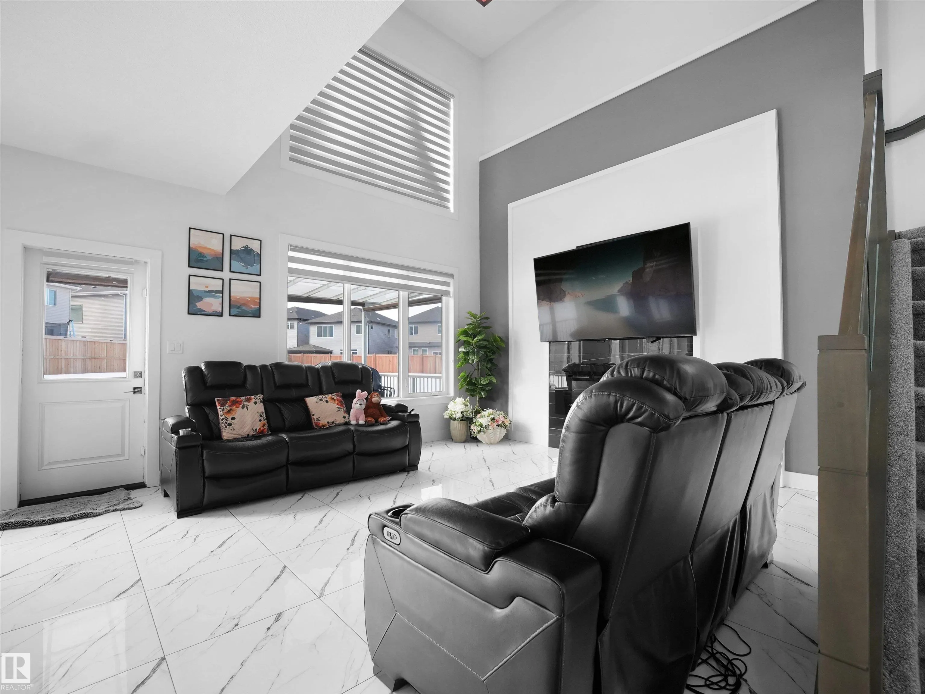 1208 25 Street