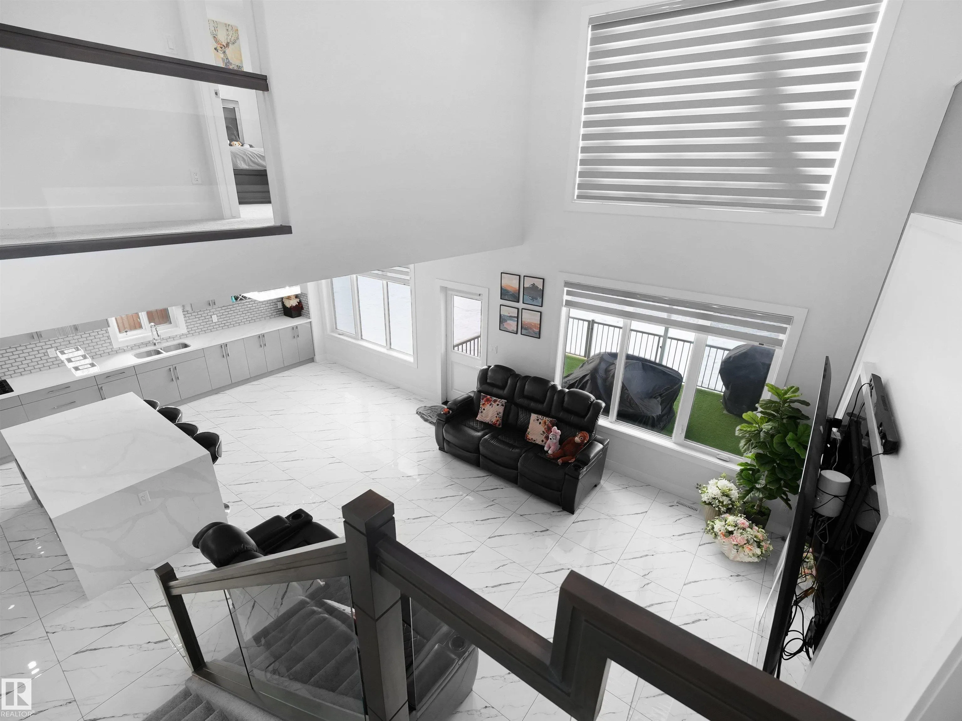 1208 25 Street