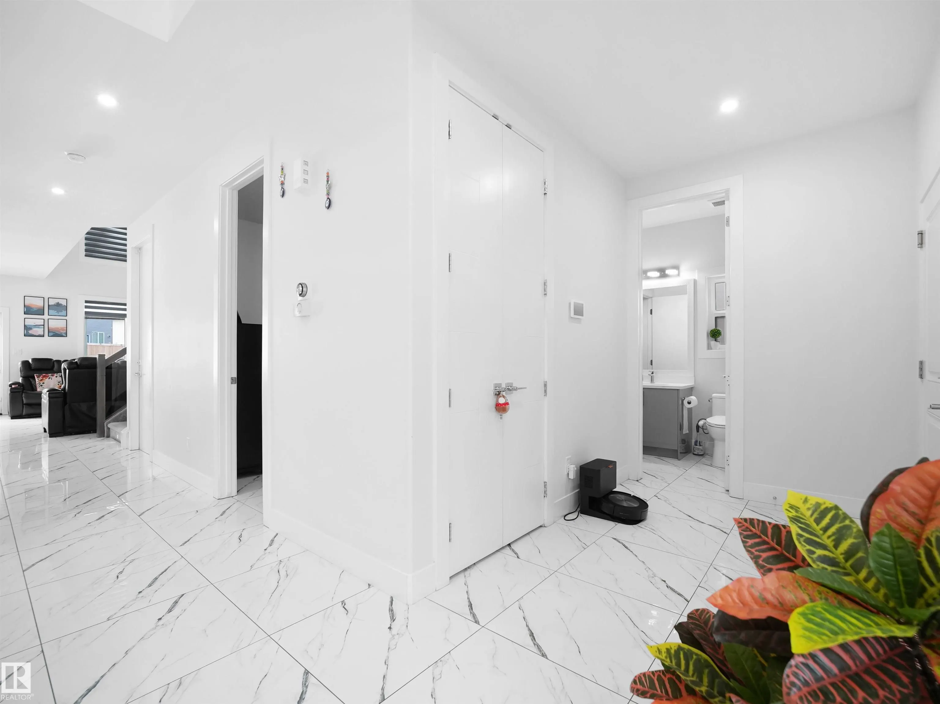 1208 25 Street