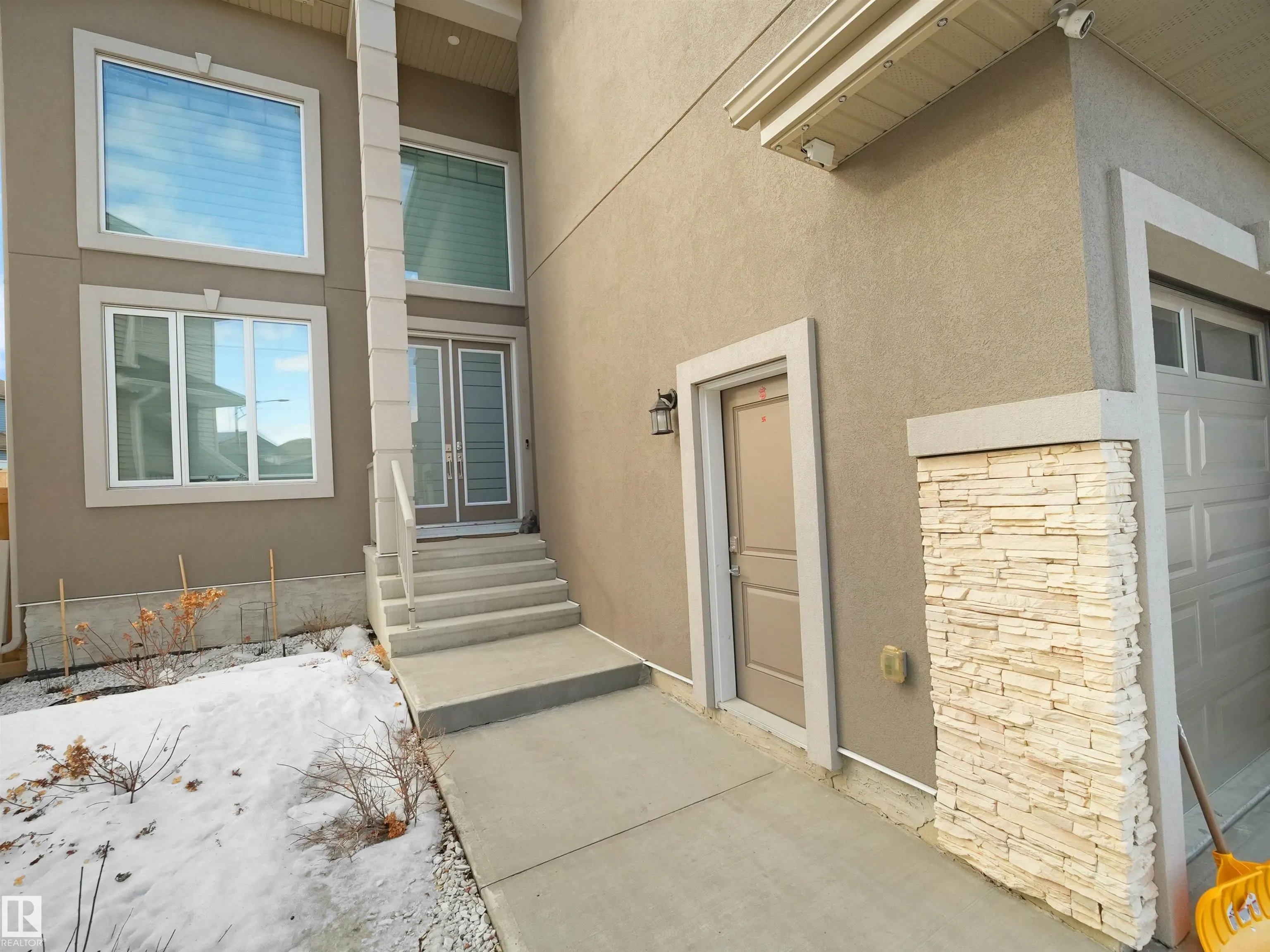 1208 25 Street