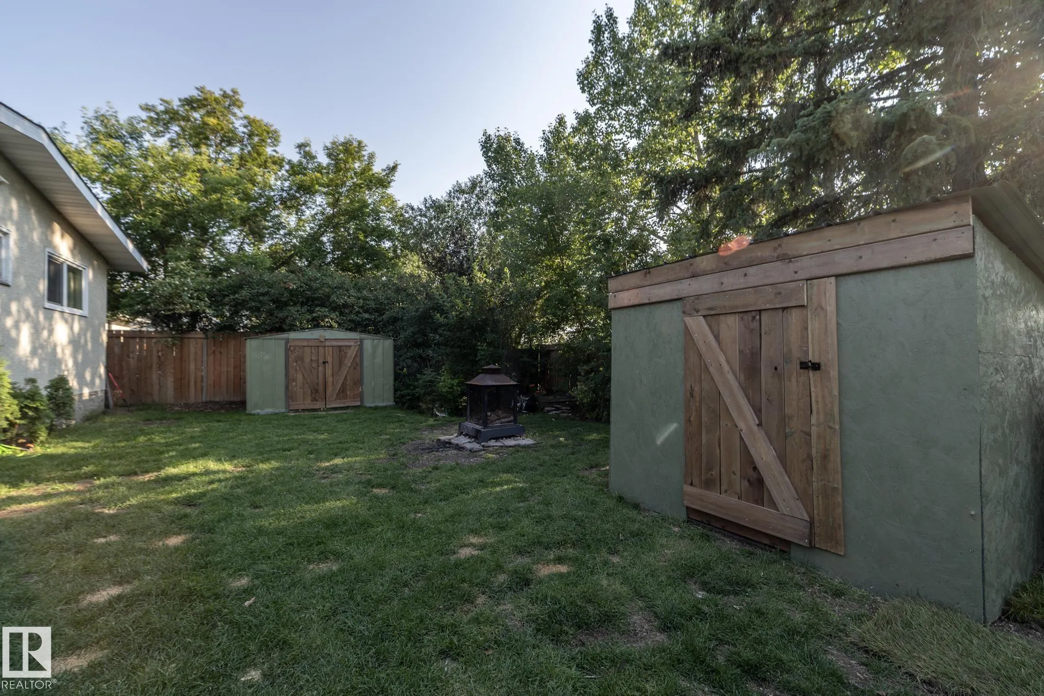 3608 44 Street