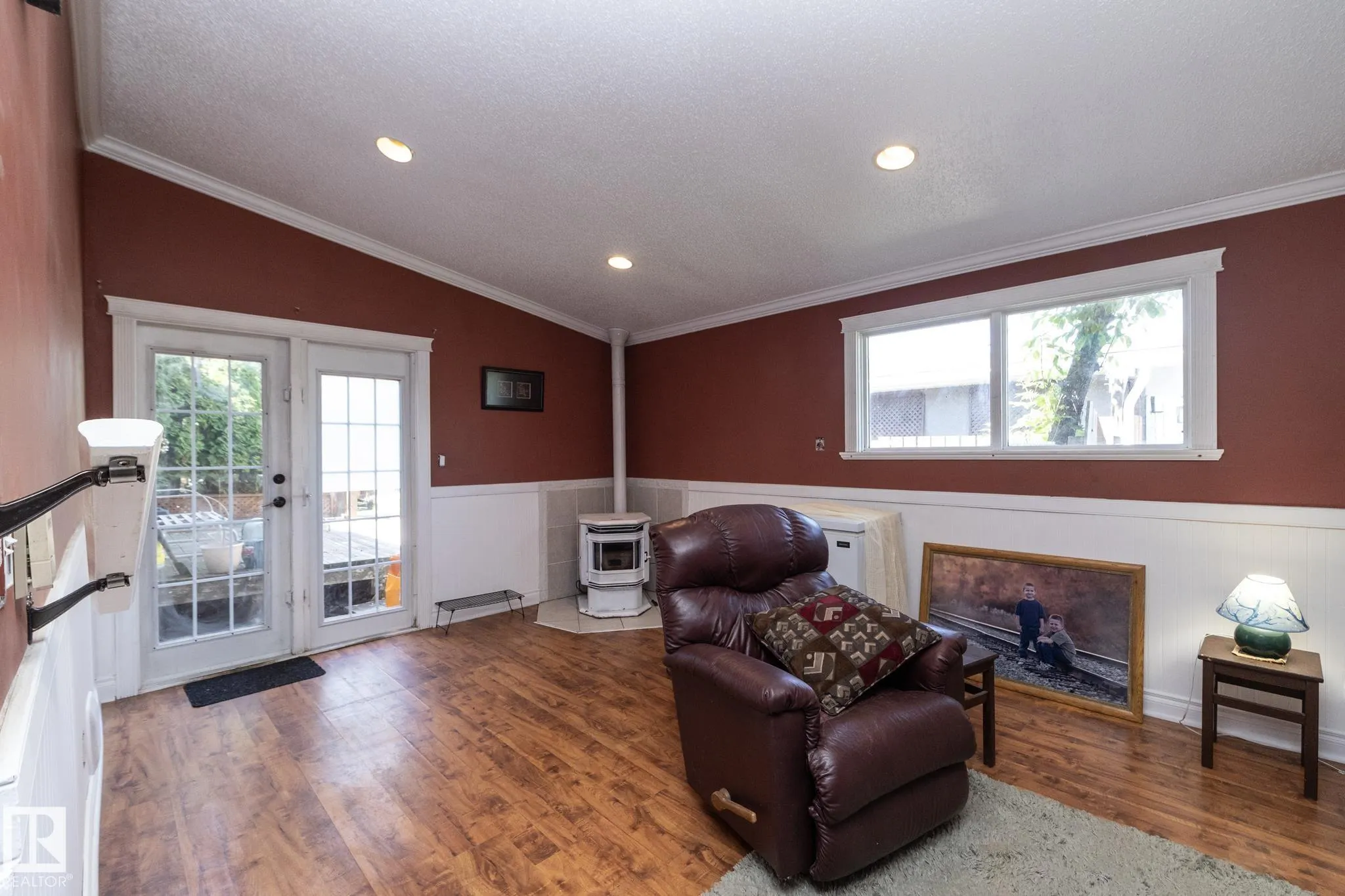 3608 44 Street