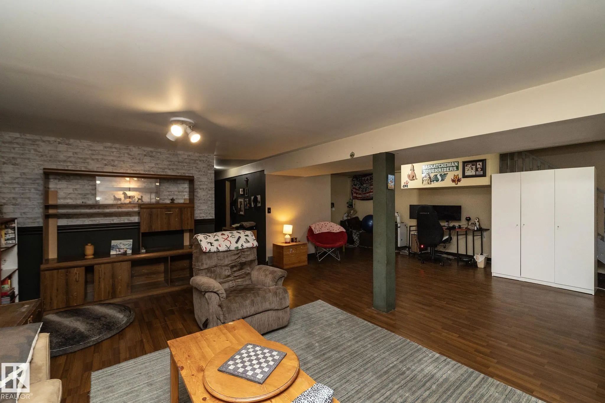 3608 44 Street