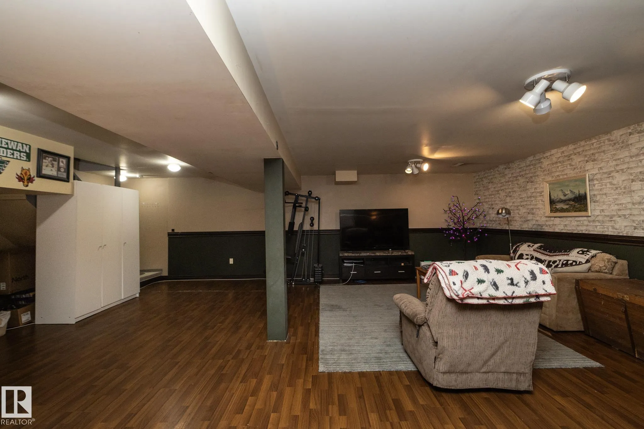 3608 44 Street