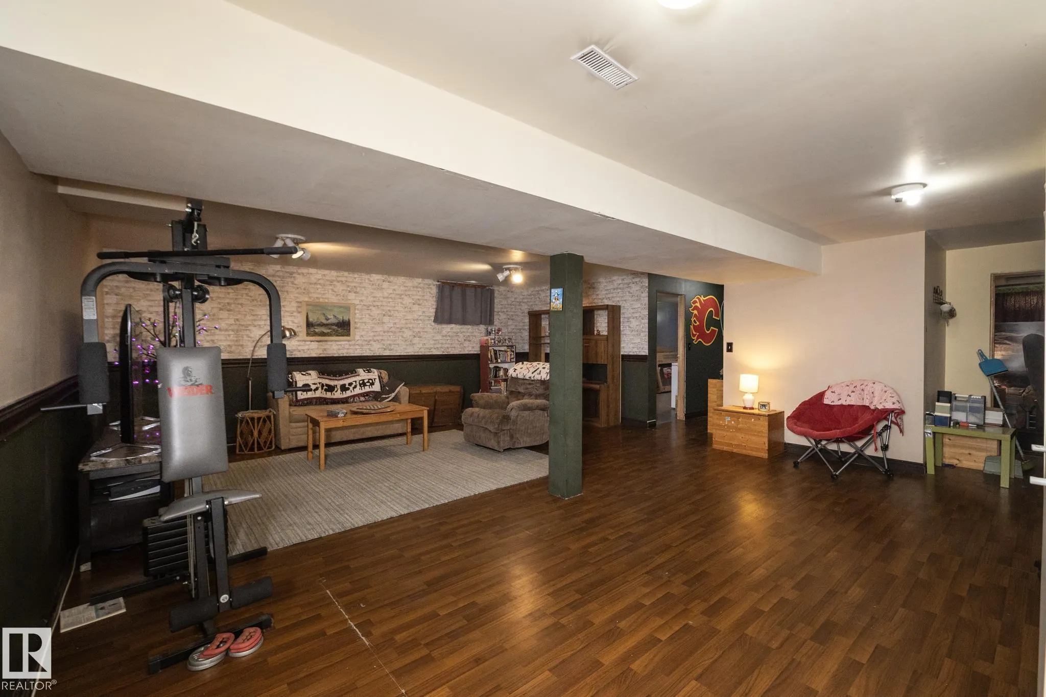 3608 44 Street