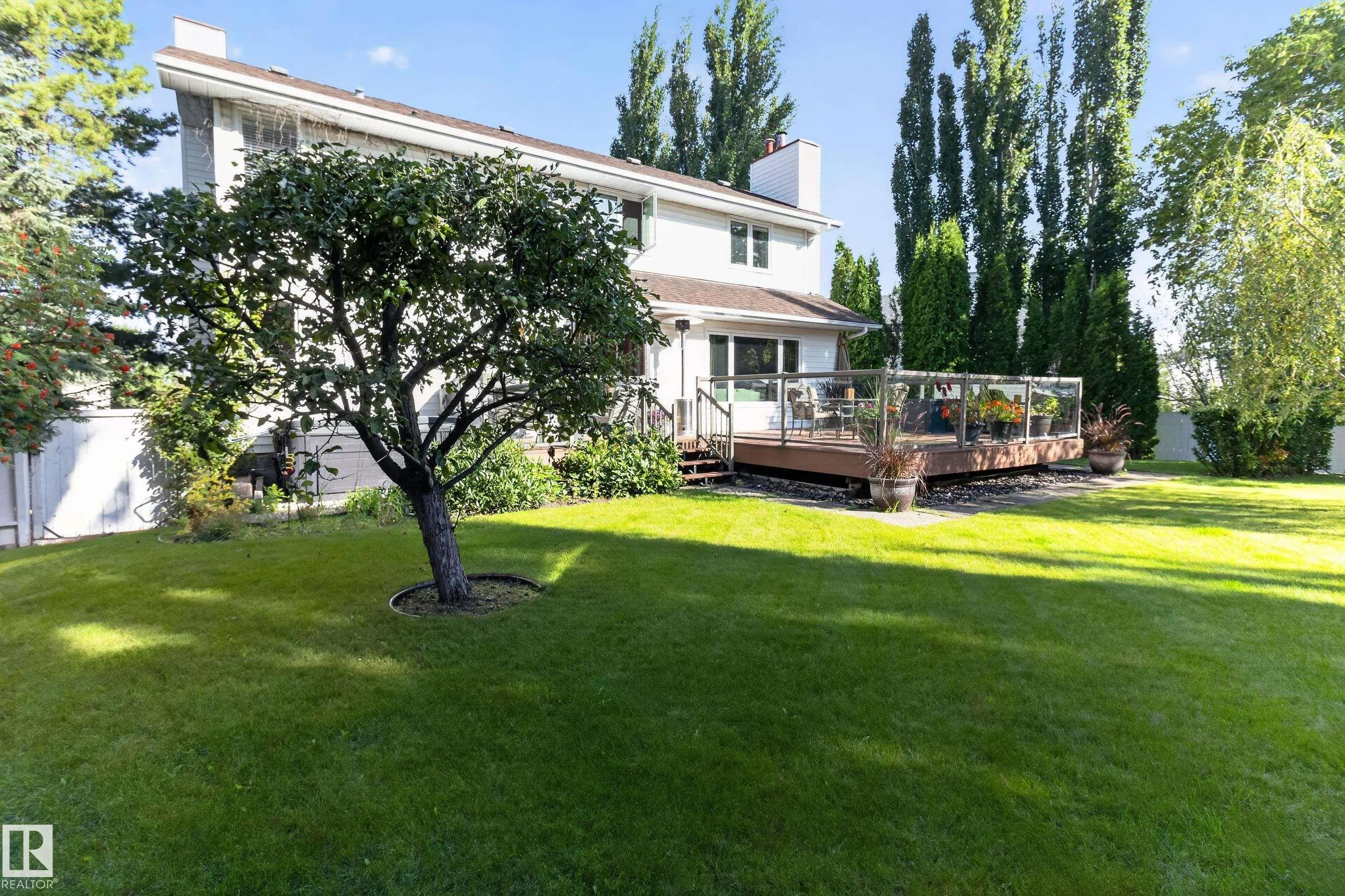 15 HICKORY Crescent