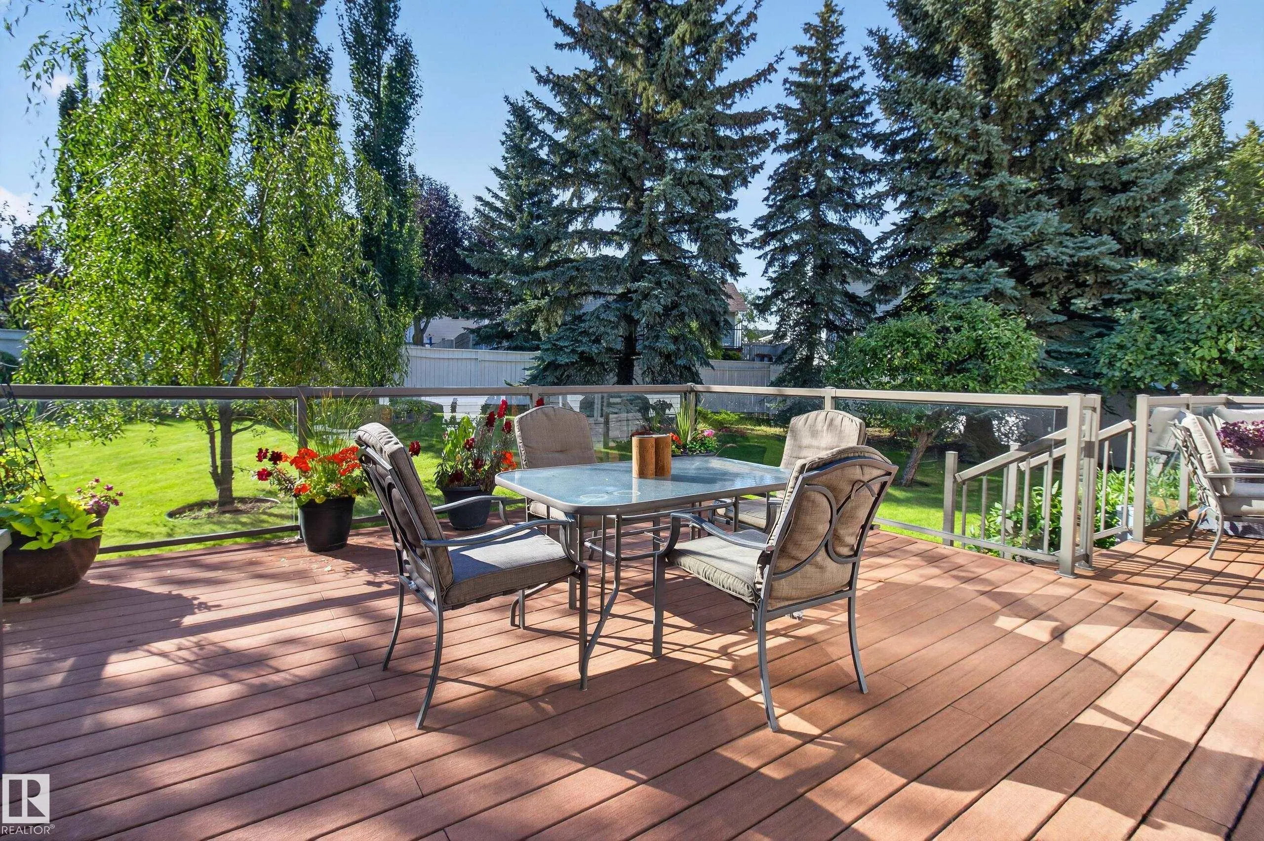 15 HICKORY Crescent