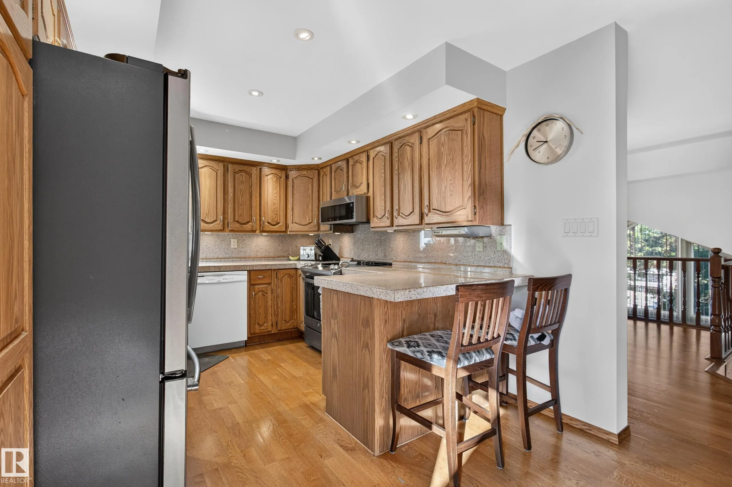 15 HICKORY Crescent
