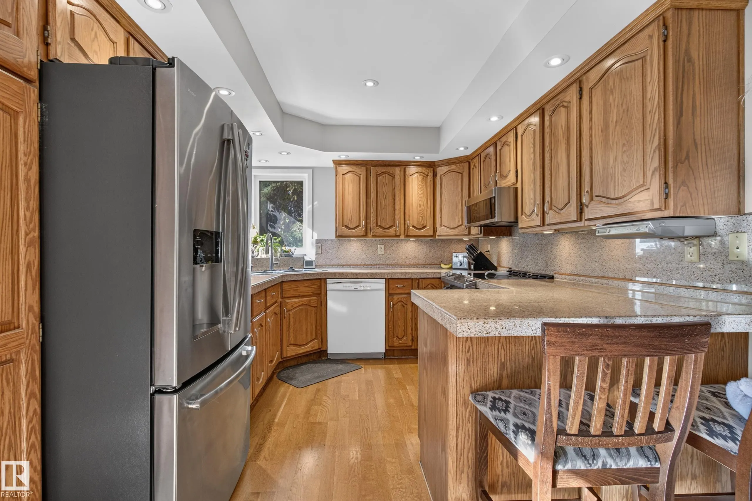 15 HICKORY Crescent