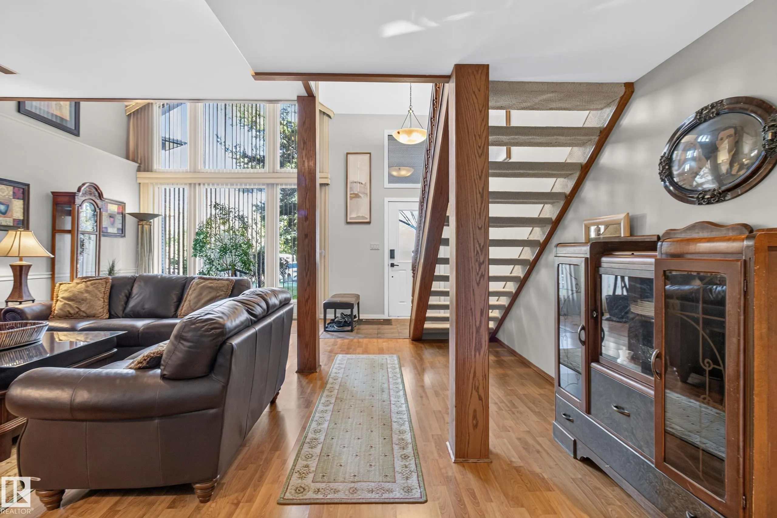 15 HICKORY Crescent