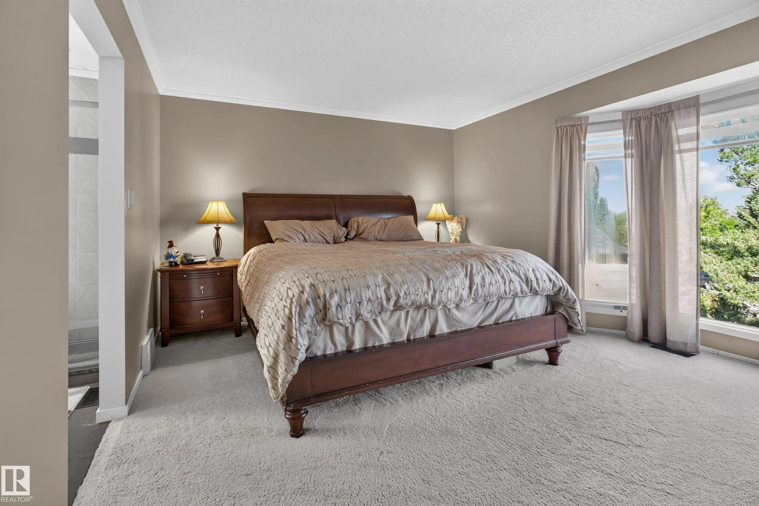 15 HICKORY Crescent