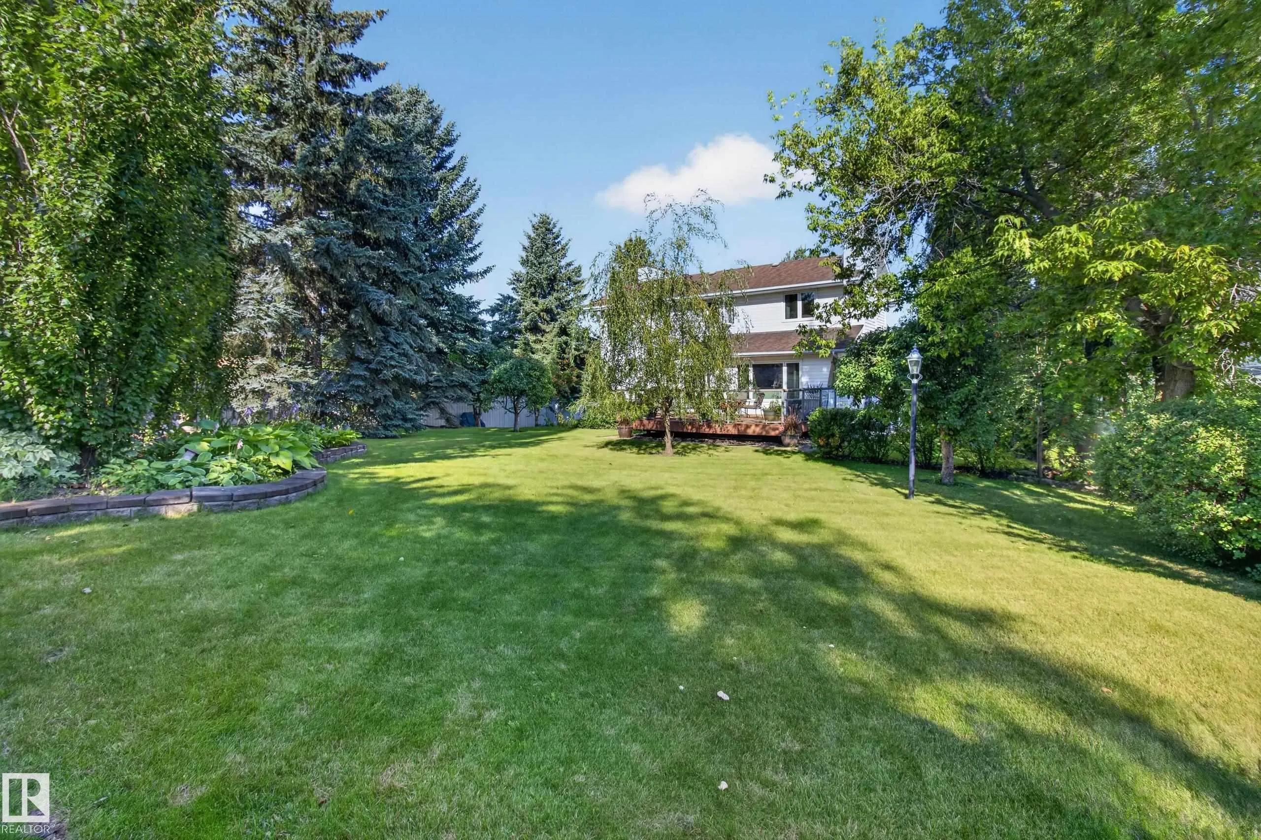 15 HICKORY Crescent