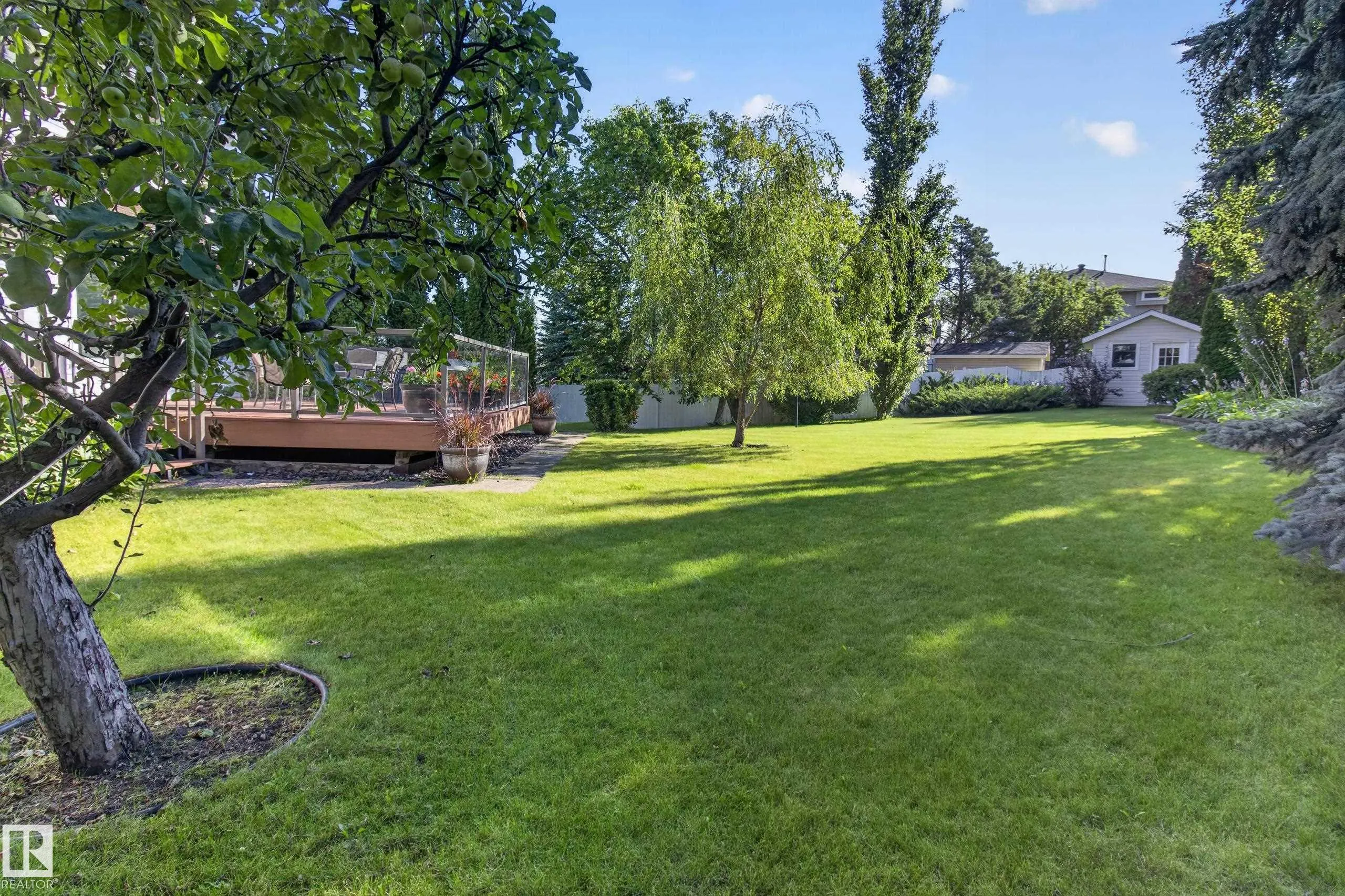 15 HICKORY Crescent