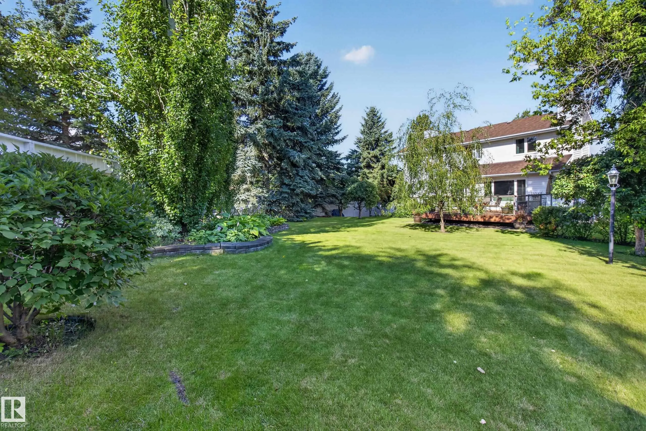 15 HICKORY Crescent