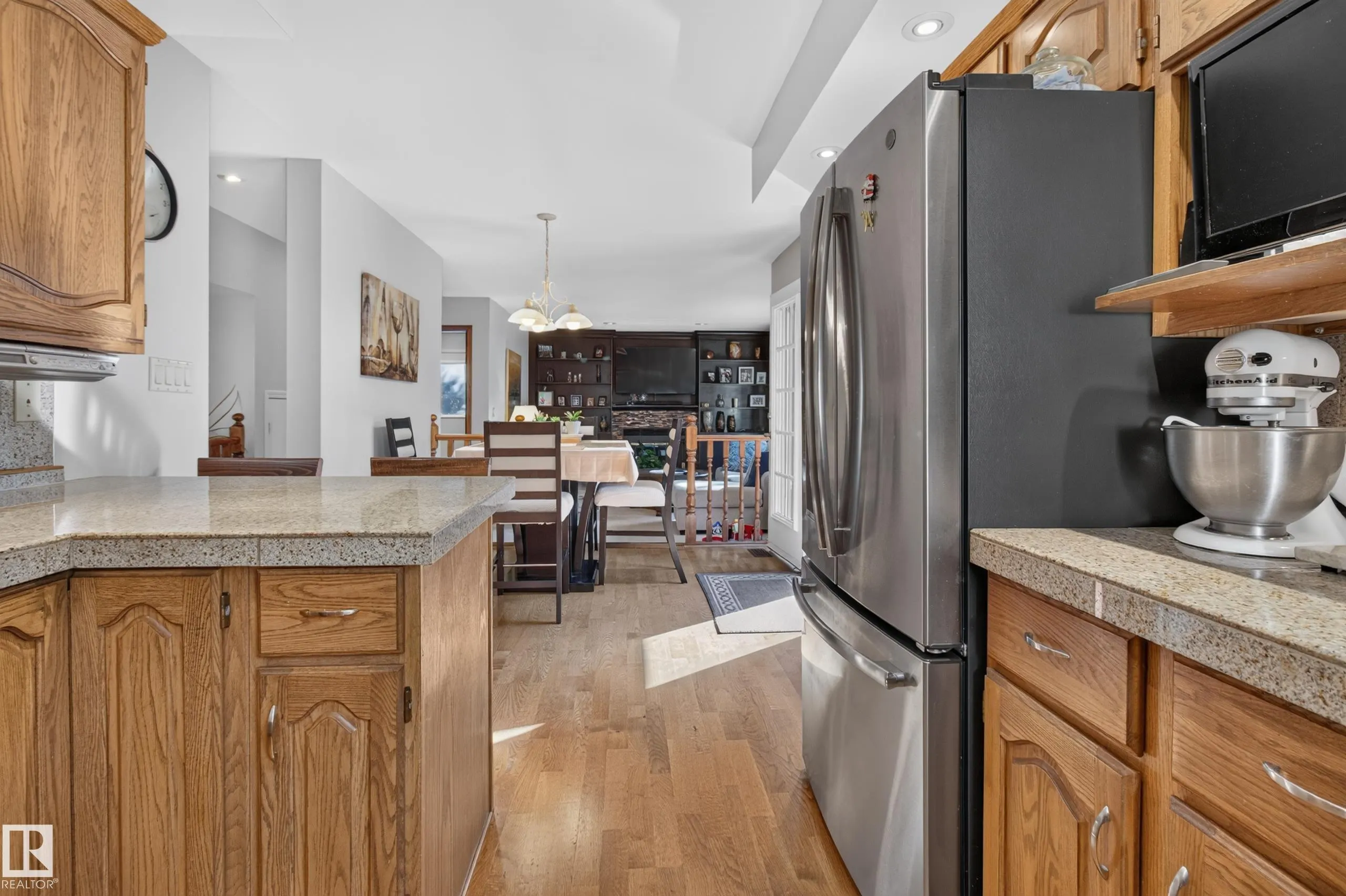 15 HICKORY Crescent