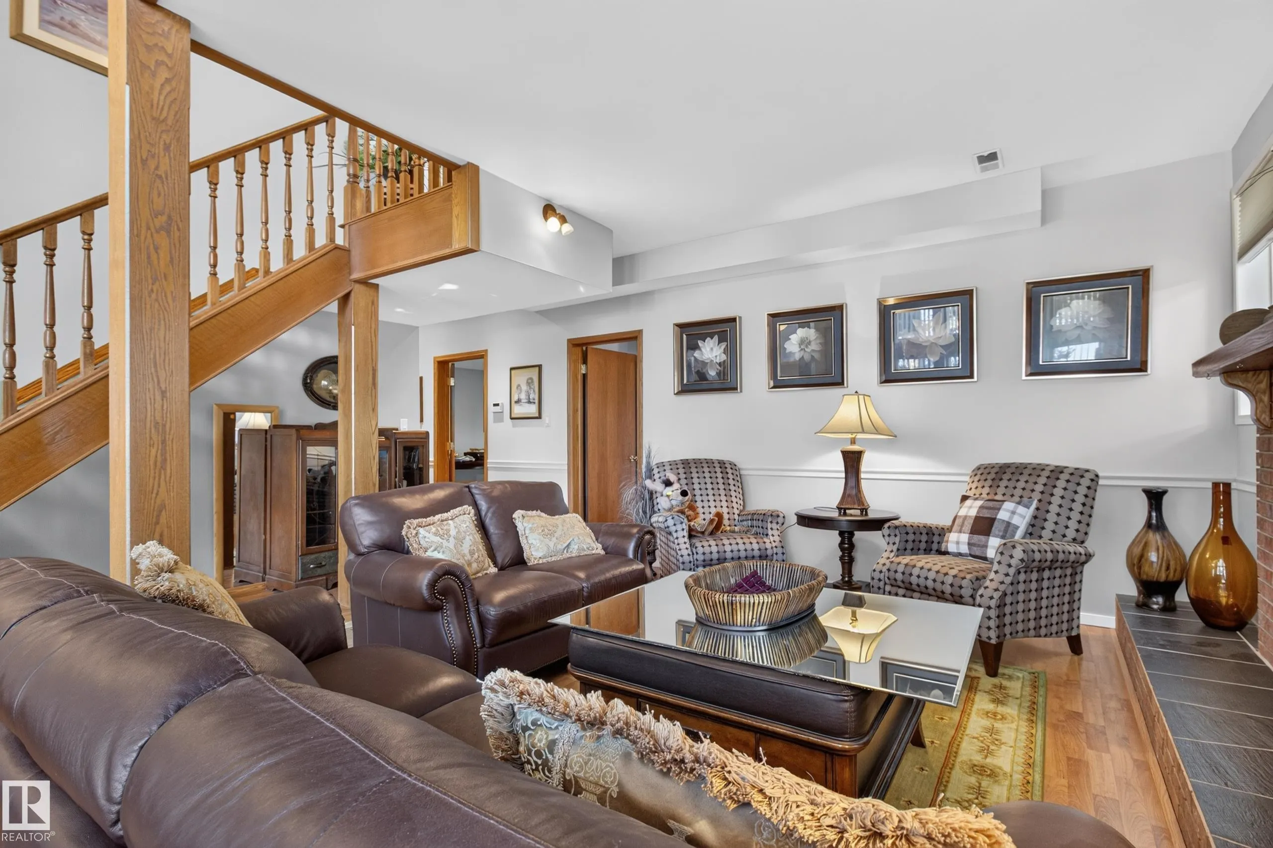 15 HICKORY Crescent