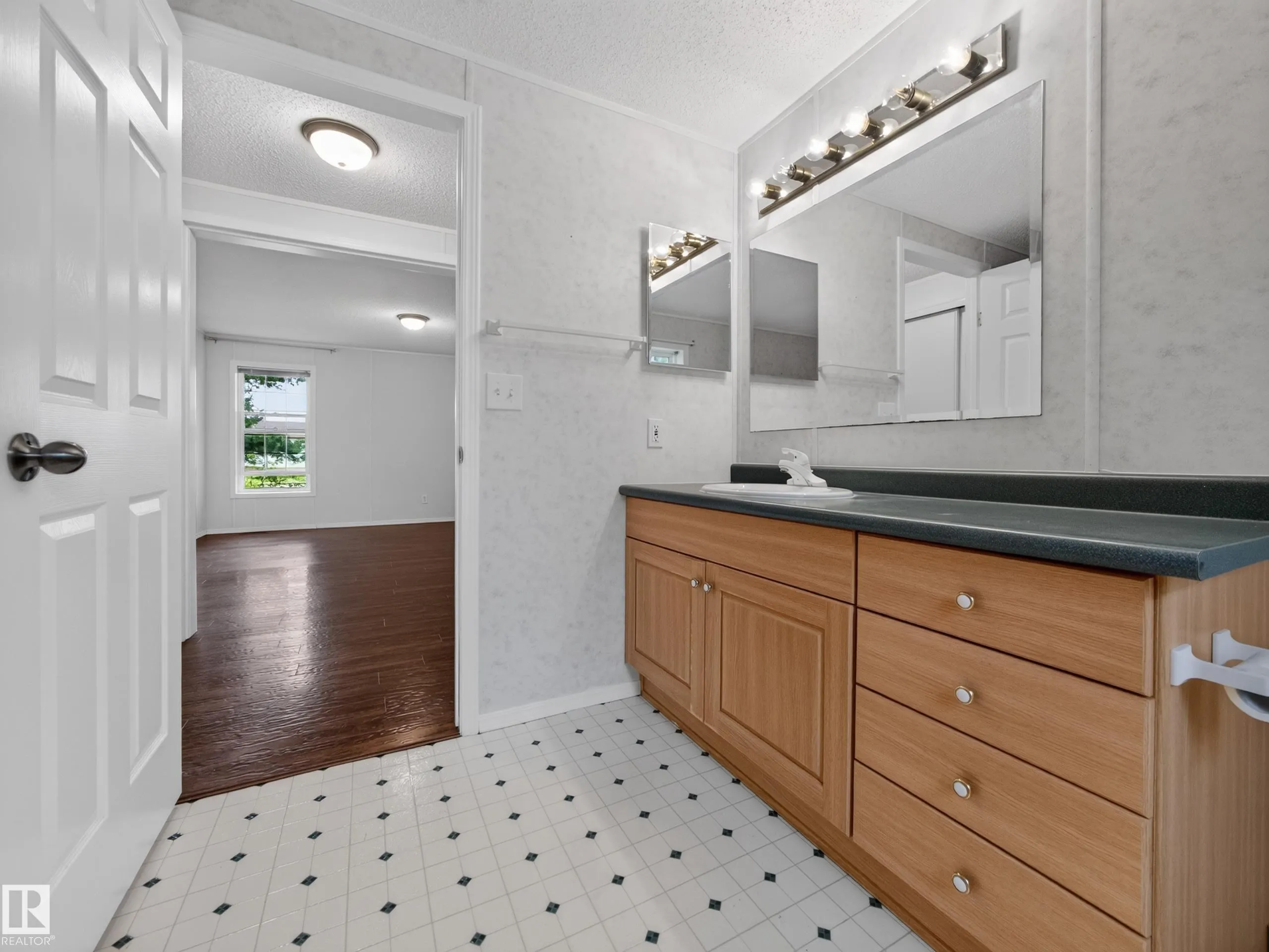 51208 range road 270