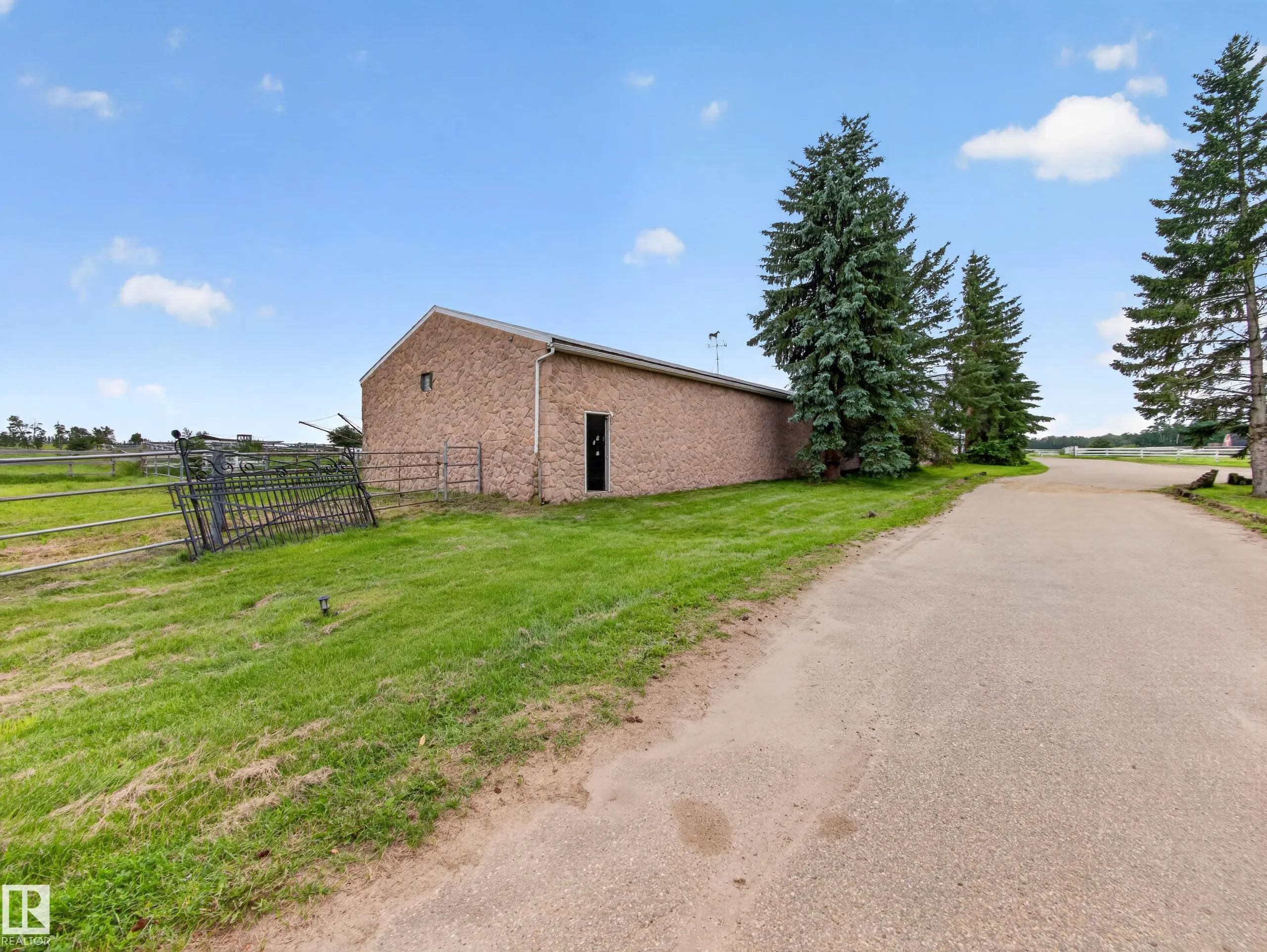 51208 range road 270