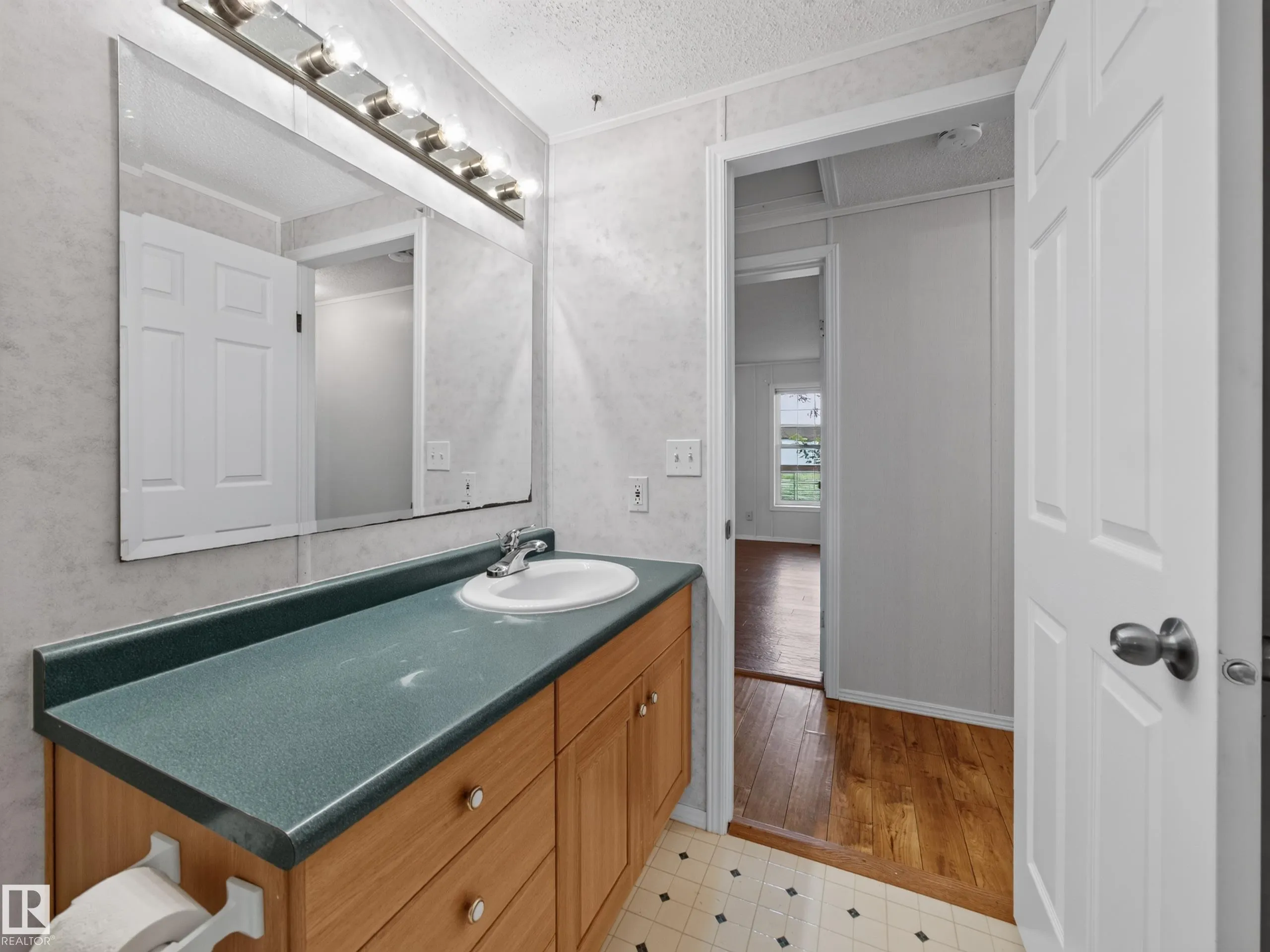 51208 range road 270