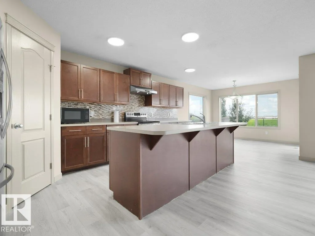 3010 17A Ave