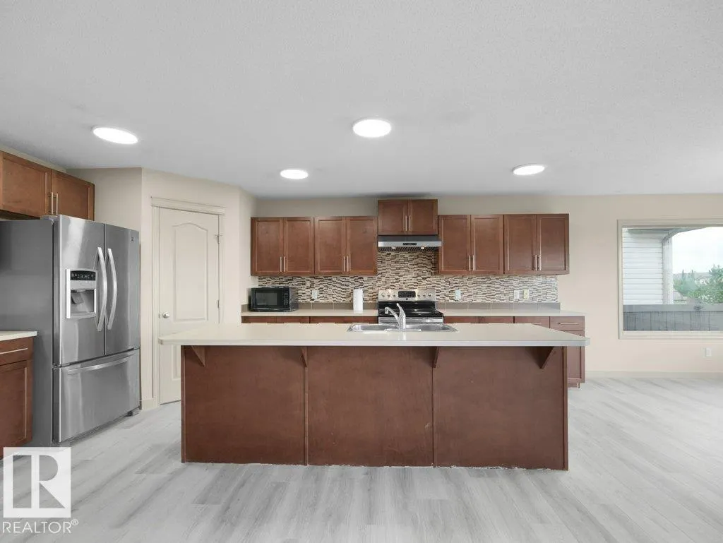 3010 17A Ave