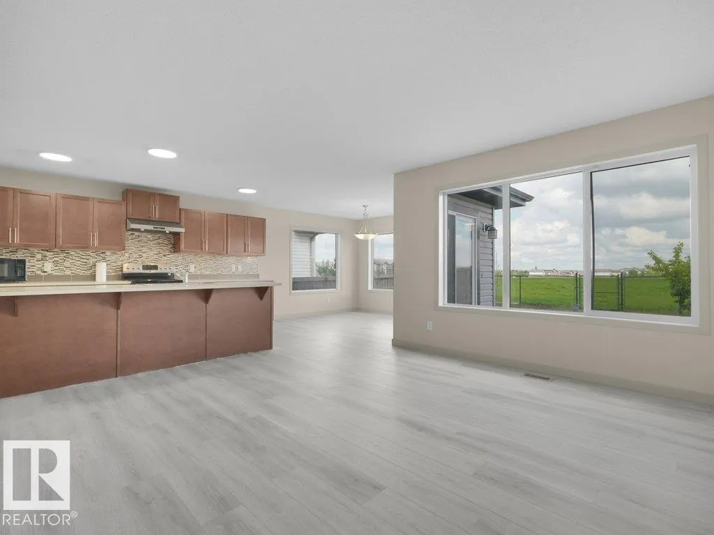 3010 17A Ave