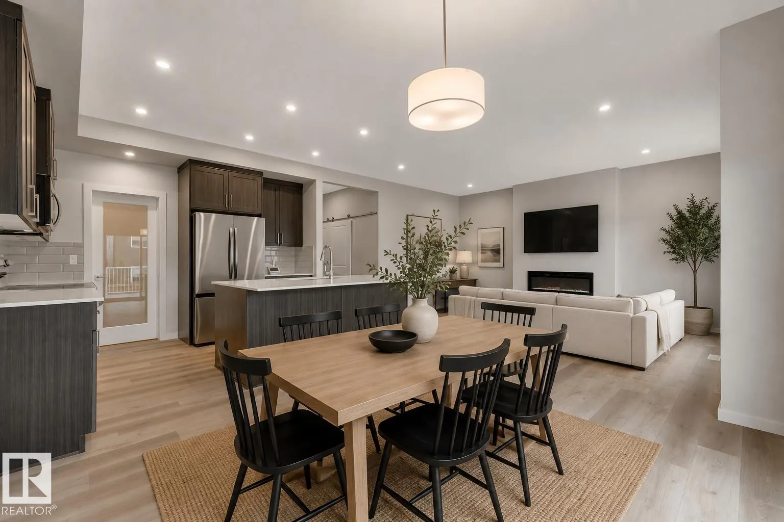17 CERBAT Crescent