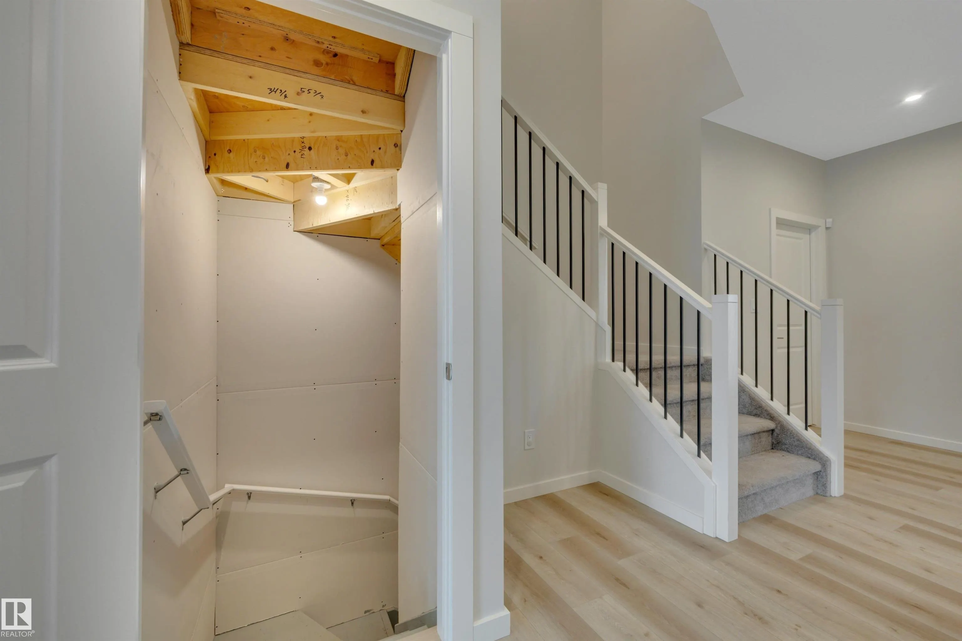 17 CERBAT Crescent