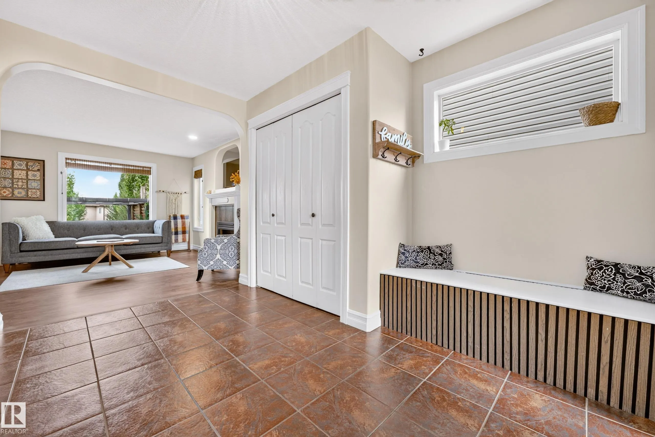 62 CARRIERE Crescent