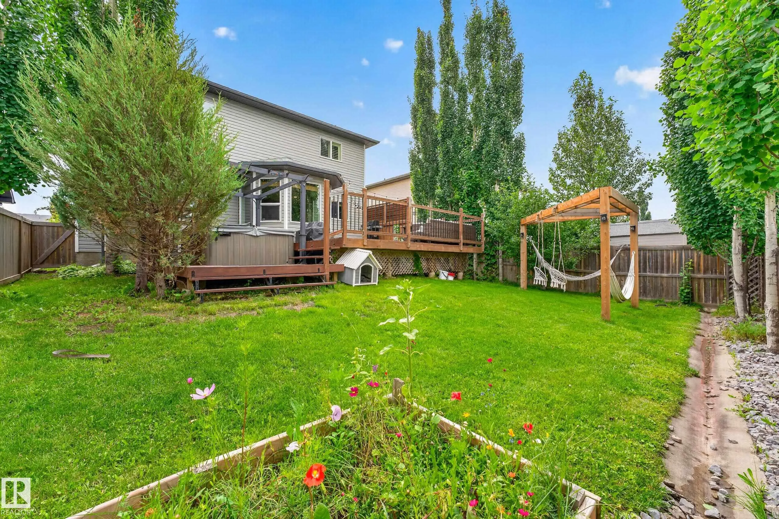62 CARRIERE Crescent